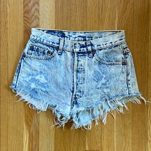 Acid Wash Levi Shorts